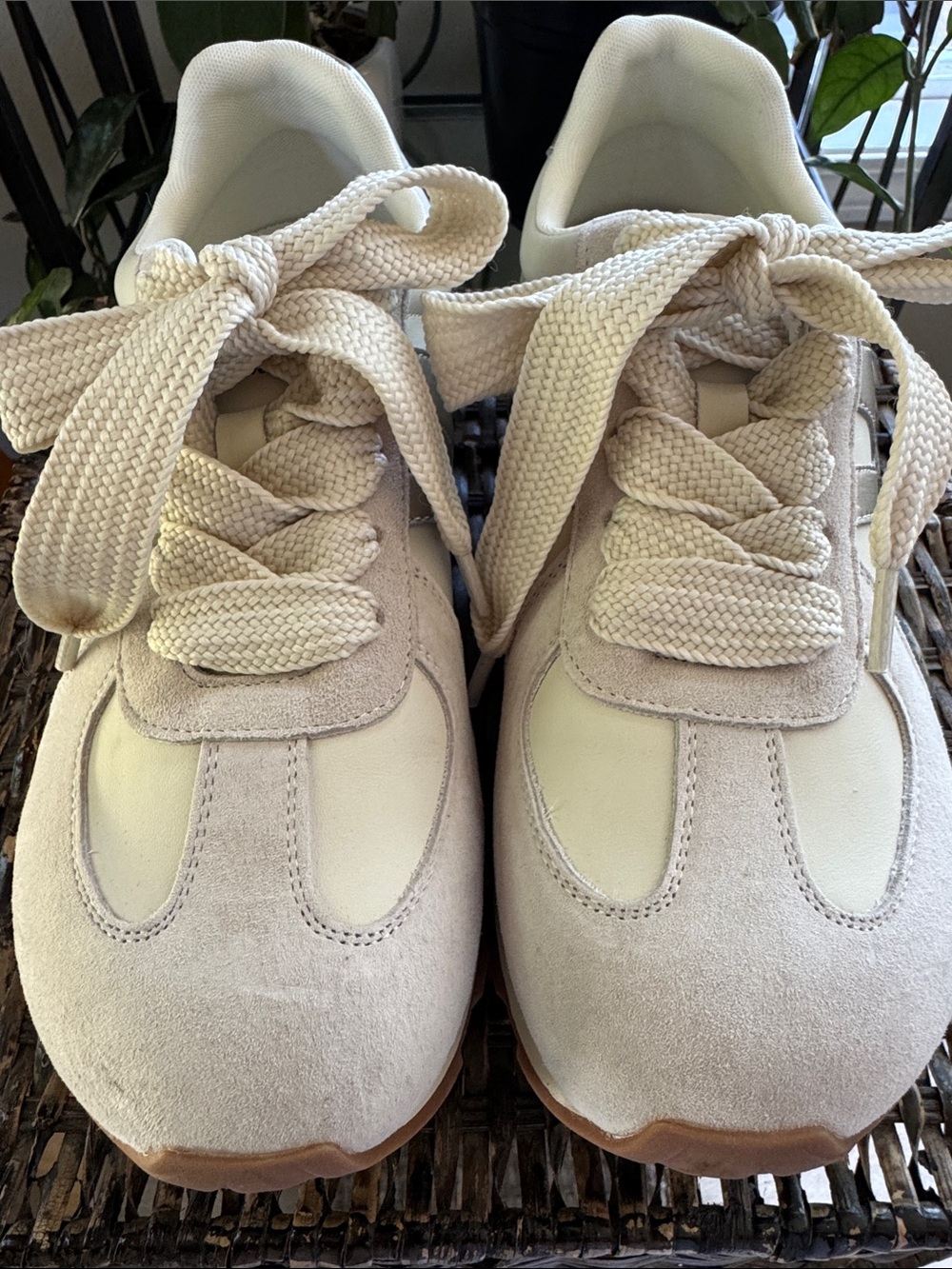 Somiliss Wide Toe Box Fashion Sneakers Womens size 7.5